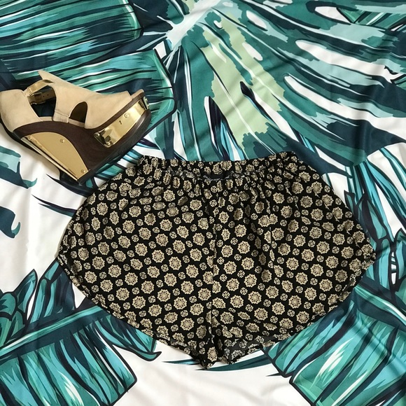 AMBIANCE APPAREL BOHEMIAN HIGH WAISTED SHORTS - Picture 1 of 3